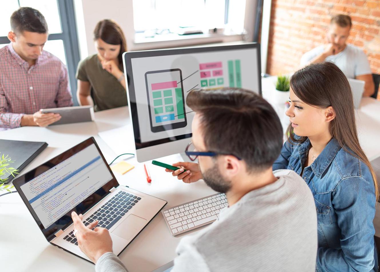 Kỹ năng giao tiếp là một trong những kỹ năng cần có của nhân viên SEO